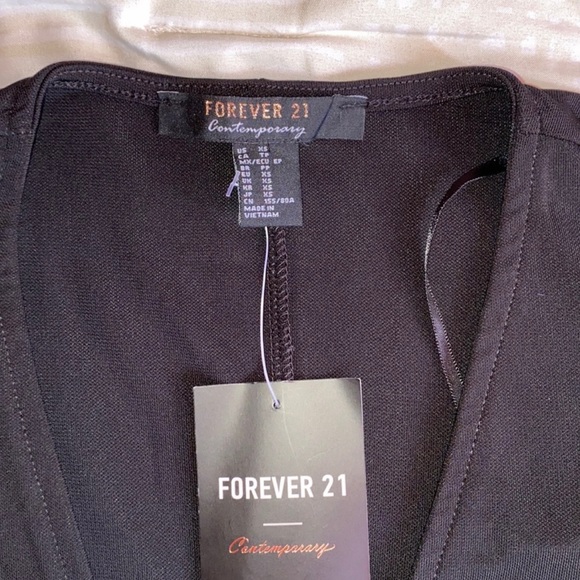 Sale Forever 21 Plunging V-Neck Dress! NWT! Holiday! New With Tags! - Picture 3 of 4